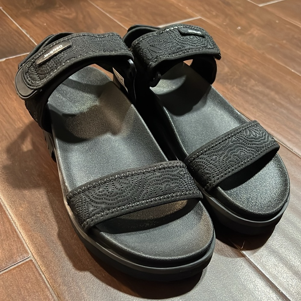 Desigual neoprene Velcro sandals. Size: women’s 7.5